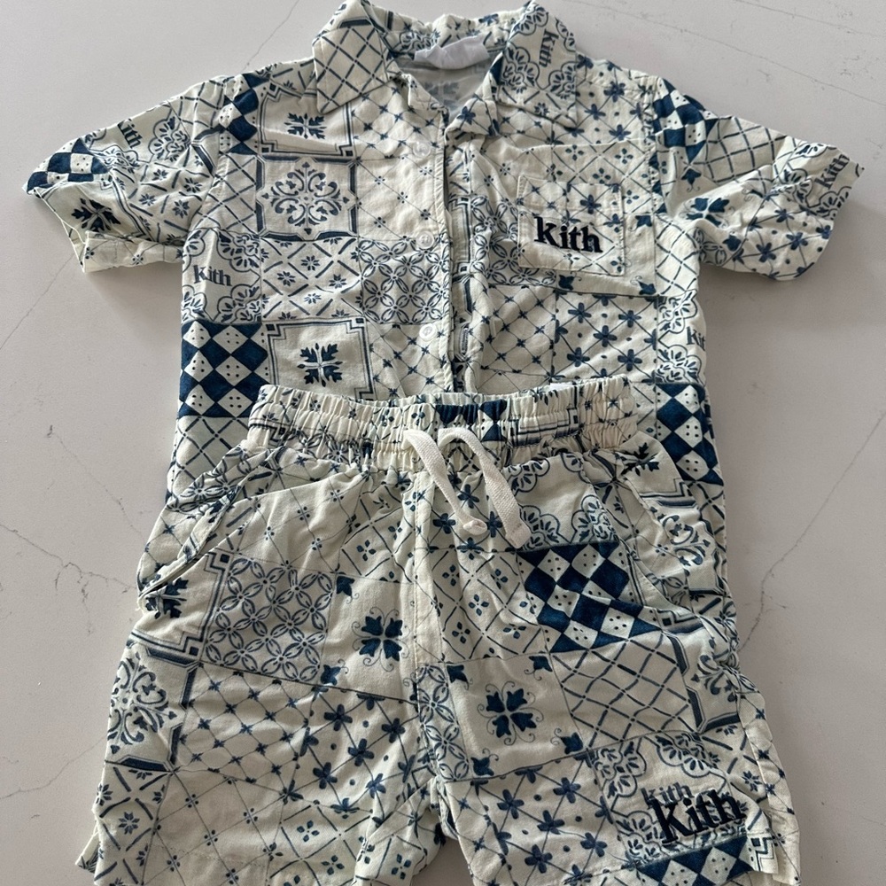 Kith kids All over print camp shorts & shirt set 3T